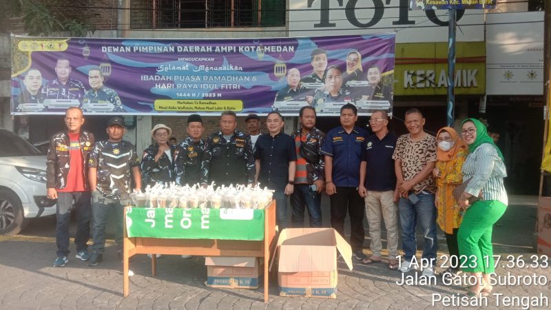Satgas AMPI Medan, Bagi – bagi Takjil dan Berbuka Puasa Bersama
