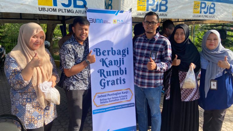 PLN Nusantara Power bangun tiang lampu penerangan jalan
