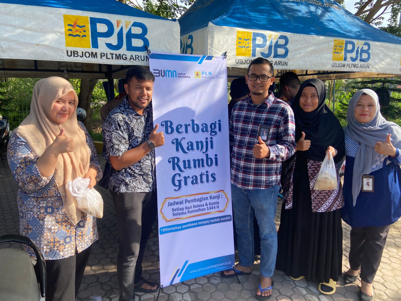 PLN Nusantara Power bangun tiang lampu penerangan jalan