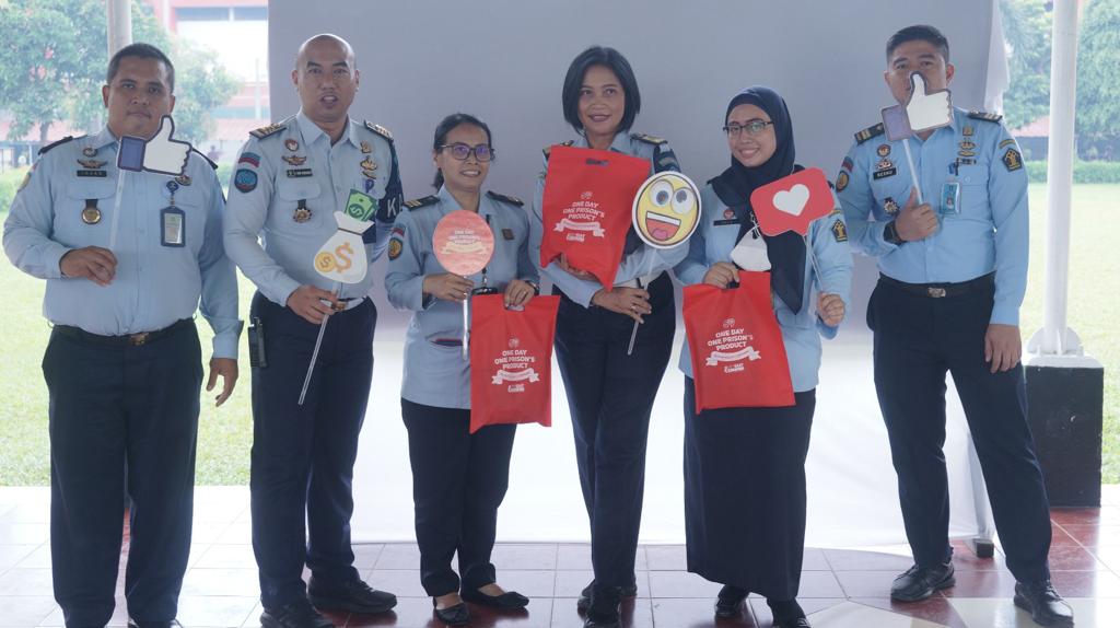 Rutan Cipinang DKI Jakarta Gelar Bazar Hasil Karya Warga Binaan Dengan Tema “One Day One Prison’s Product”