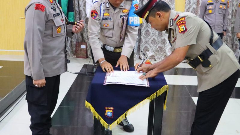 Sertijab, Kapolres Inhu : Kapolsek Yang Baru Berikan Pelayanan Terbaik Untuk Masyarakat