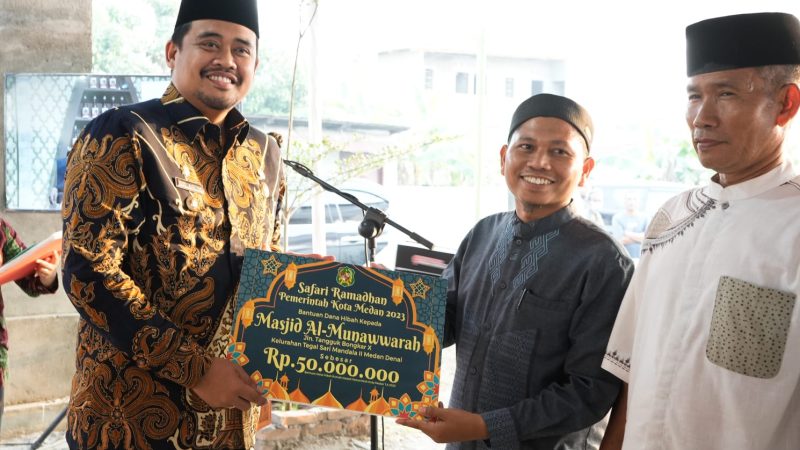 Tak Hanya Salurkan Bantuan, Safari Ramadan Bobby Nasution Pecahkan Masalah Warga