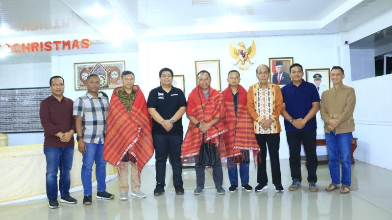 Bupati dan Wabu Samosir Jalin Silaturahmi dengan IRDIV I KOSTRAD