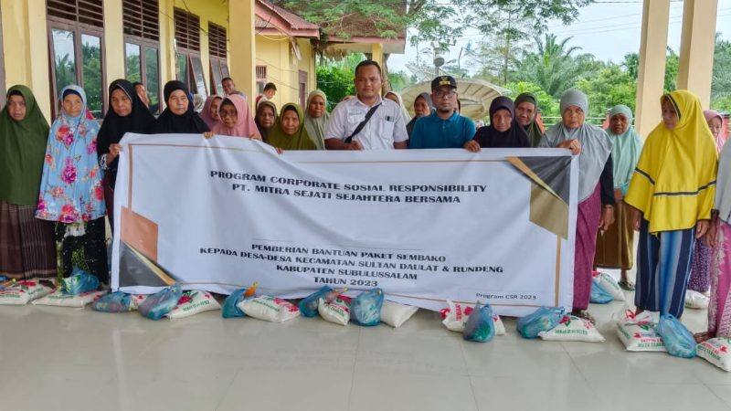 PT. Mitra Kembali Bagikan Paket Sembako Kepada Warga Jompo Di Kecamatan Rundeng