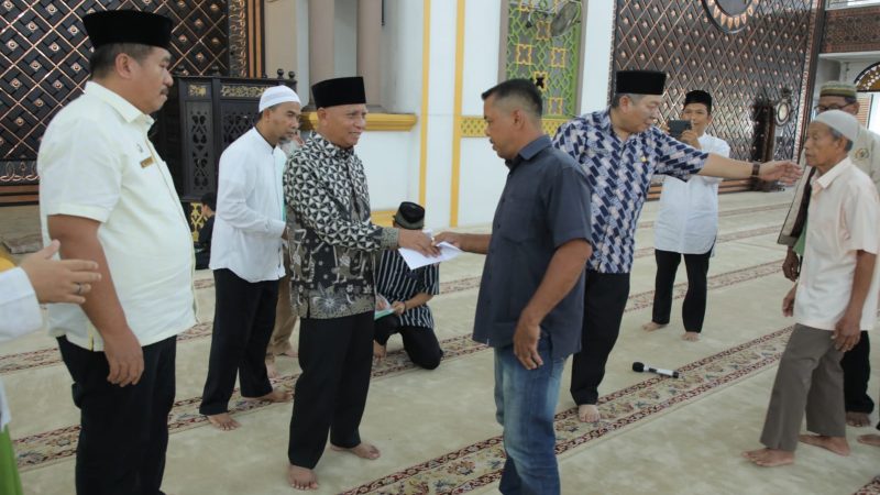 BKM Agung H. Achmad Bakrie Kisaran dan Bupati Asahan Salurkan Bantuan Kepada Anak Yatim dan Kaum Dhuafa