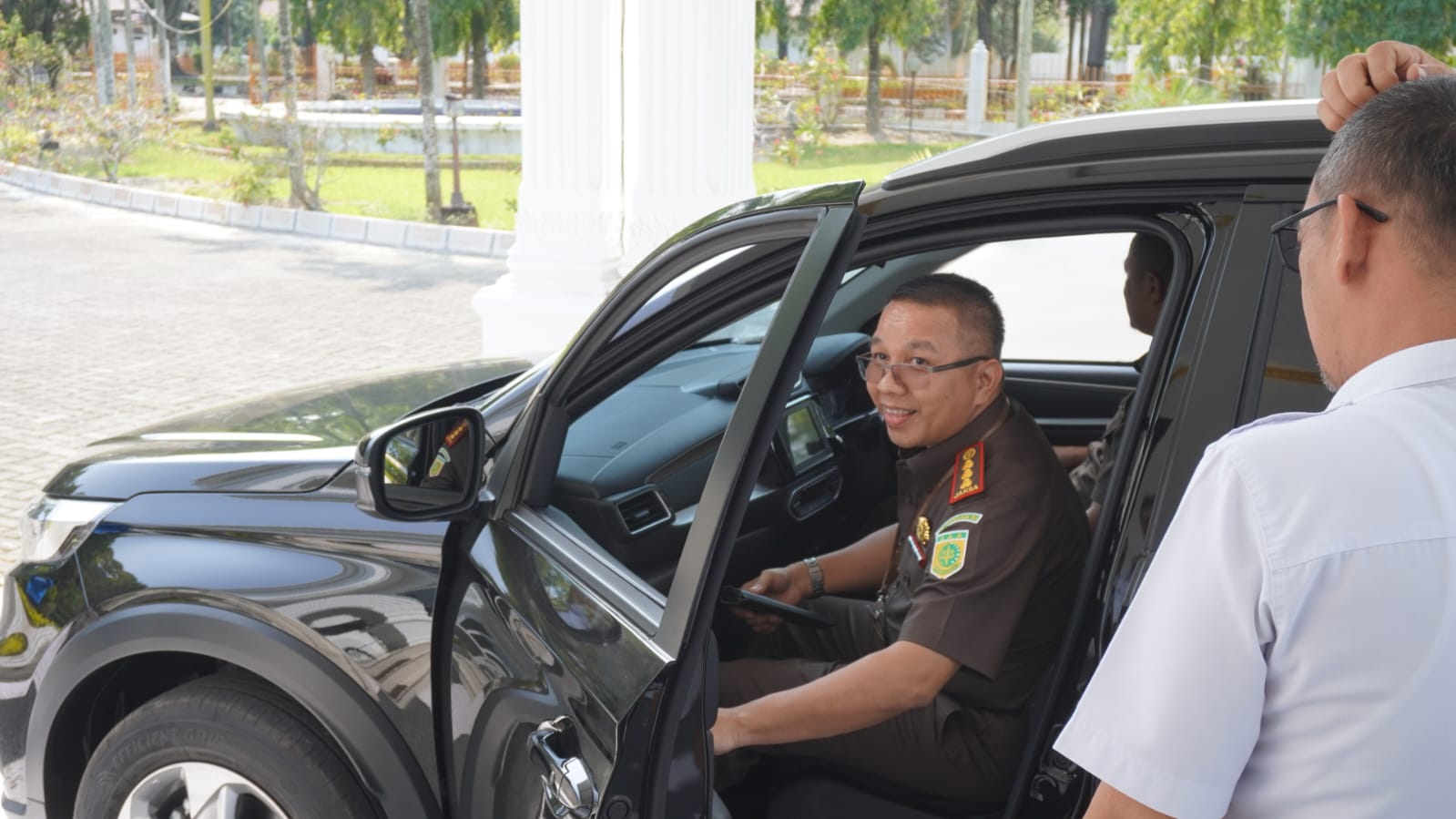 Satu Unit Mobil Operasional Diserahkan Afandin untuk Kacabjari Pangkalan Berandan