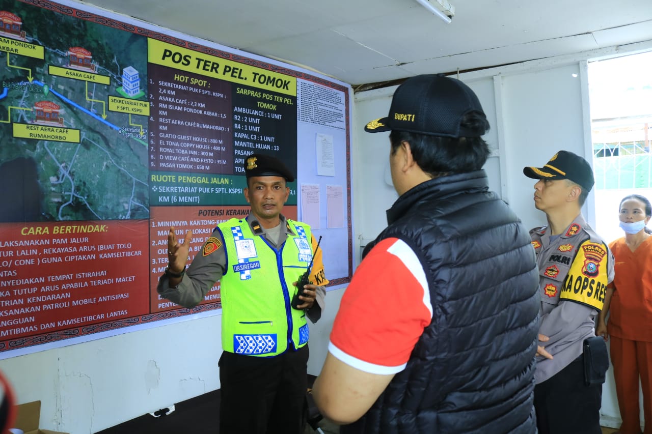 Bupati dan Wabup Samosir, Monitoring Pos Terpadu Operasi Ketupat Toba Tahun 2023