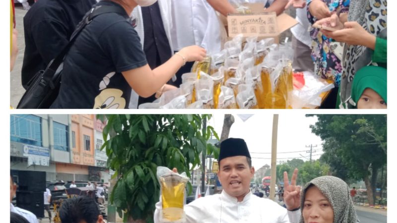 Ibu-ibu Serbu Ketua dan Sekretaris DPC Partai Gerindra Sergai Jual Minyak Goreng Murah