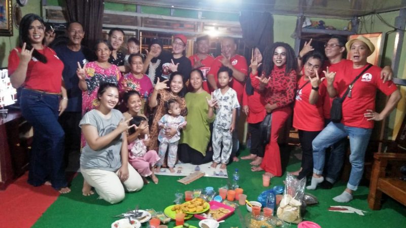 Berkah Ramadhan, DPC Dan Anggota DPRD Kota Palembang Fraksi PDI Perjuangan Bagi Takjil Door To Door Ke Rumah Warga