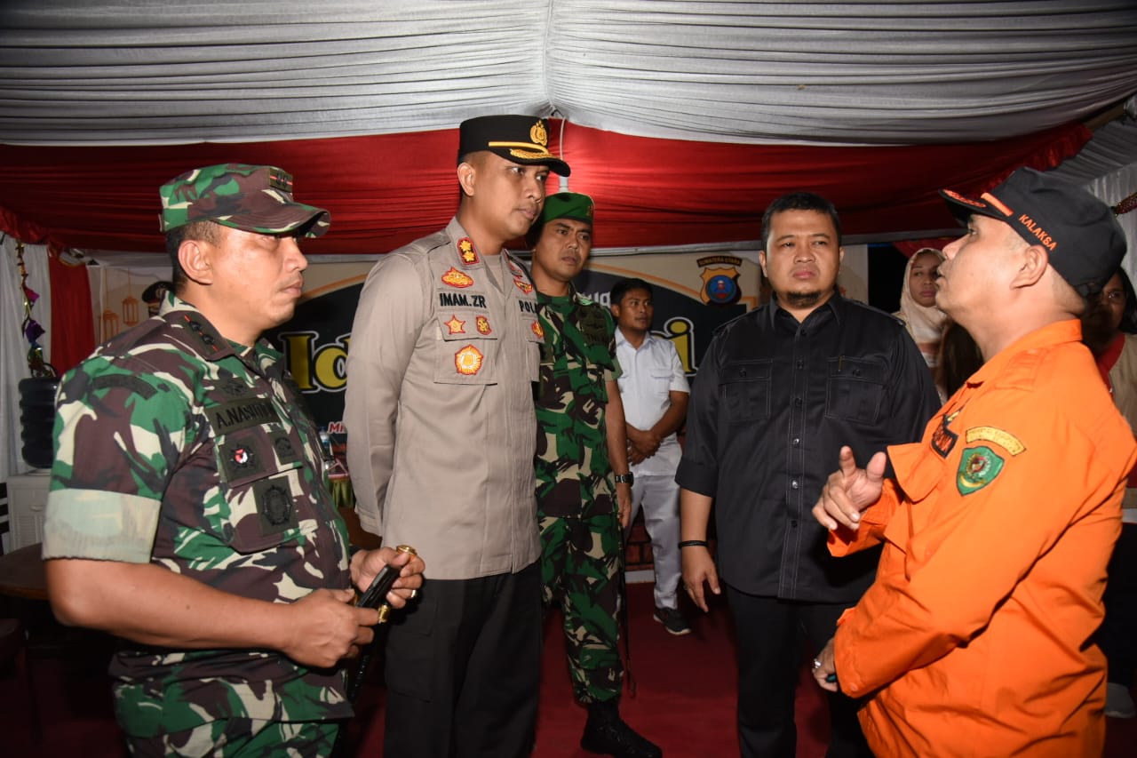 Bupati Tapsel Memberikan Santunan Kepada Anak Yatim Piatu