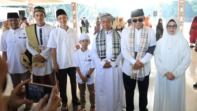 Wali Kota Siantar dr Susanti Bersama Masyarakat Sholat Idul Fitri di Lapangan Adam Malik