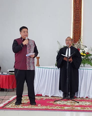 Bupati Samosir Hadiri Serah Terima Pendeta HKBP Resort Tomok