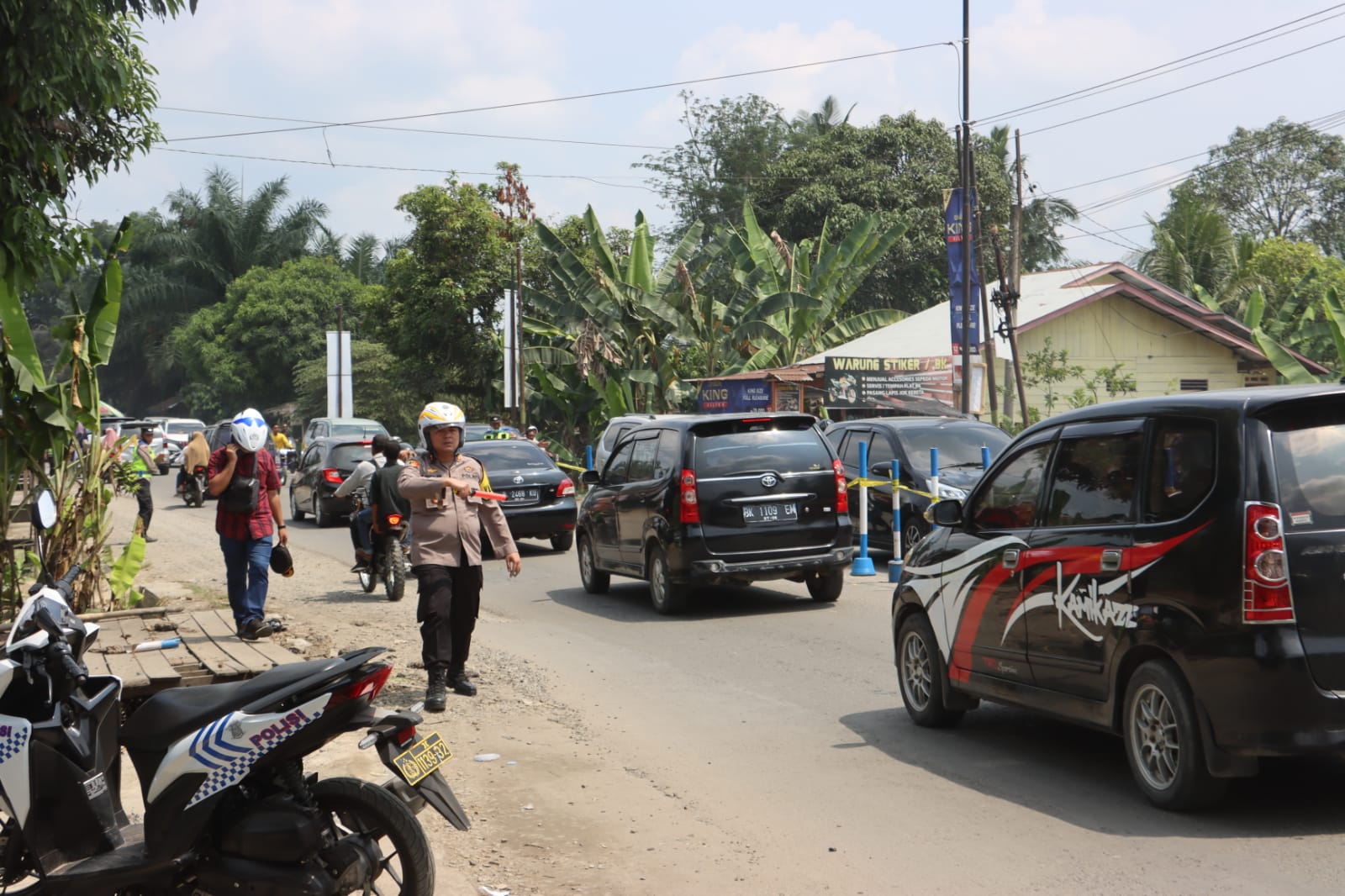 Kapolres Langkat Turun Langsung Atur Lalu Lintas di Jalur, medan banda aceh
