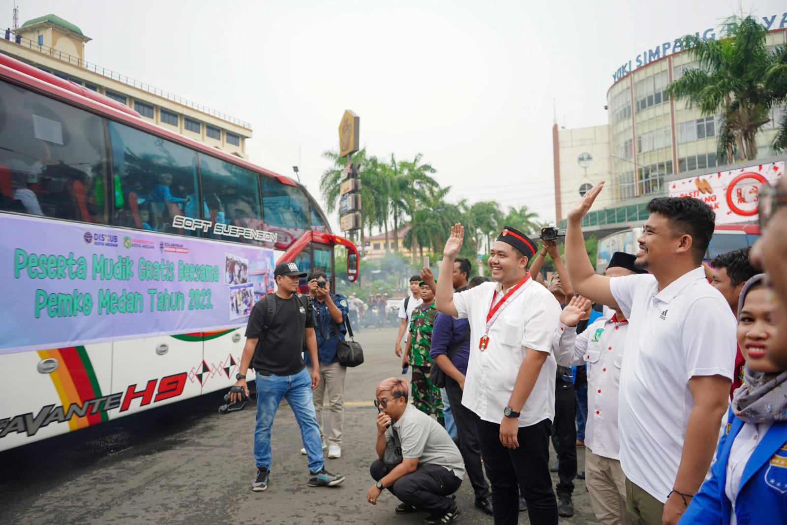 Didampingi Cipayung Plus Kota Medan, Bobby Nasution Kembali Lepas 2.138 Pemudik