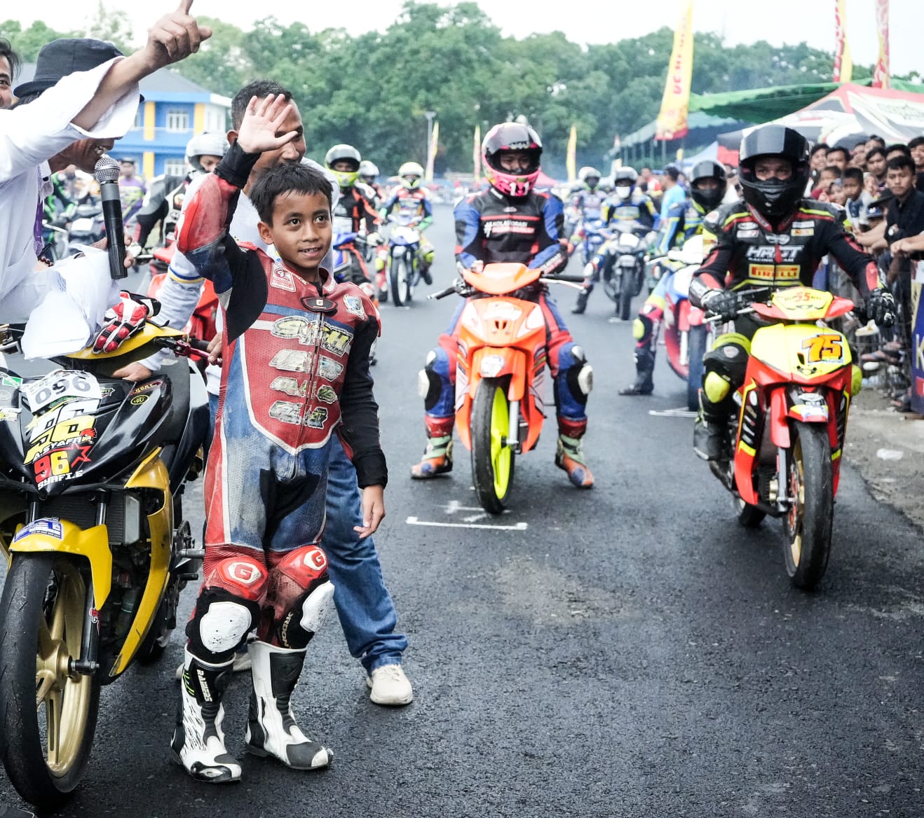 Saksikan R2D 88 Road Race 2023, Bobby Nasution Jajal Sirkuit Sambil Praktikkan Safety Riding