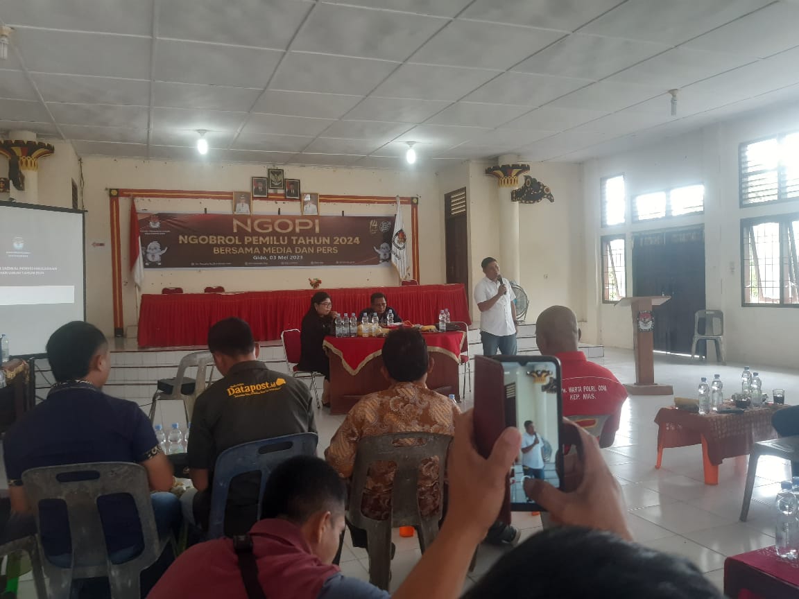 Komisi Pemilihan Umum Daerah Kabupaten Nias NGOPI Bersama Sejumlah Wartawan