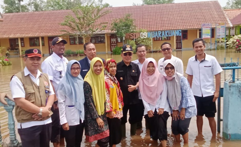 Wakil Bupati Ogan Ilir Tinjau Lokasi Banjir Di Kecamatan Muara Kuang