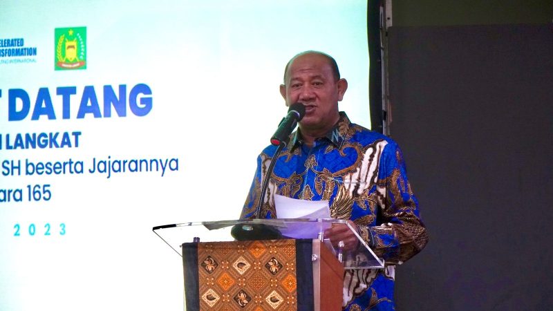 Langkat 10 Besar Nominasi Harmonis, Syah Afandin Terima Penghargaan ASN BerAkhak