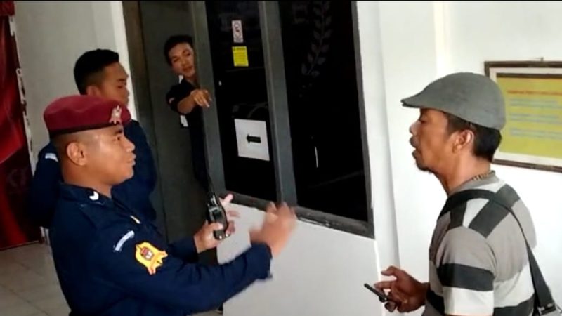 Diduga Saat Partai Golkar Serahkan Berkas Bacaleg Ke KPU OI, Awak Media Di Larang Masuk Dan Meliput. Ada Apa ?
