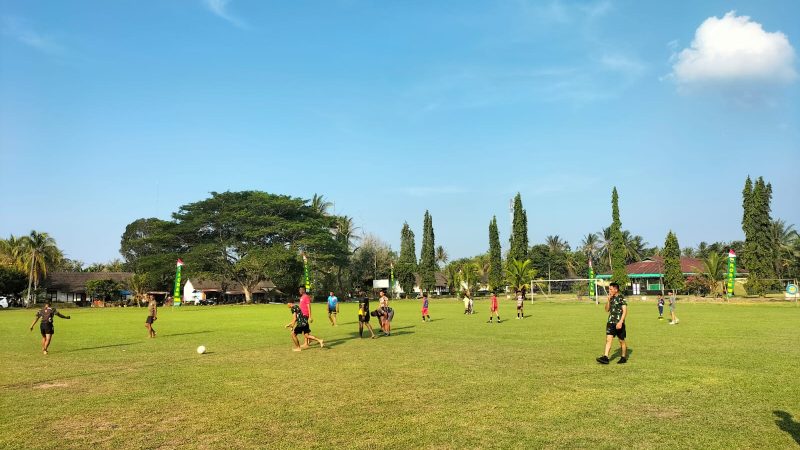 Jalin Keakraban, Satgas TMMD 116 Kodim 0204/DS Ajak Warga Olah Raga Bersama