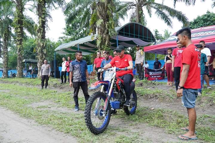Zahir Buka Kompetisi Super Grasstrack Piala Bupati Batu Bara Cup 2023