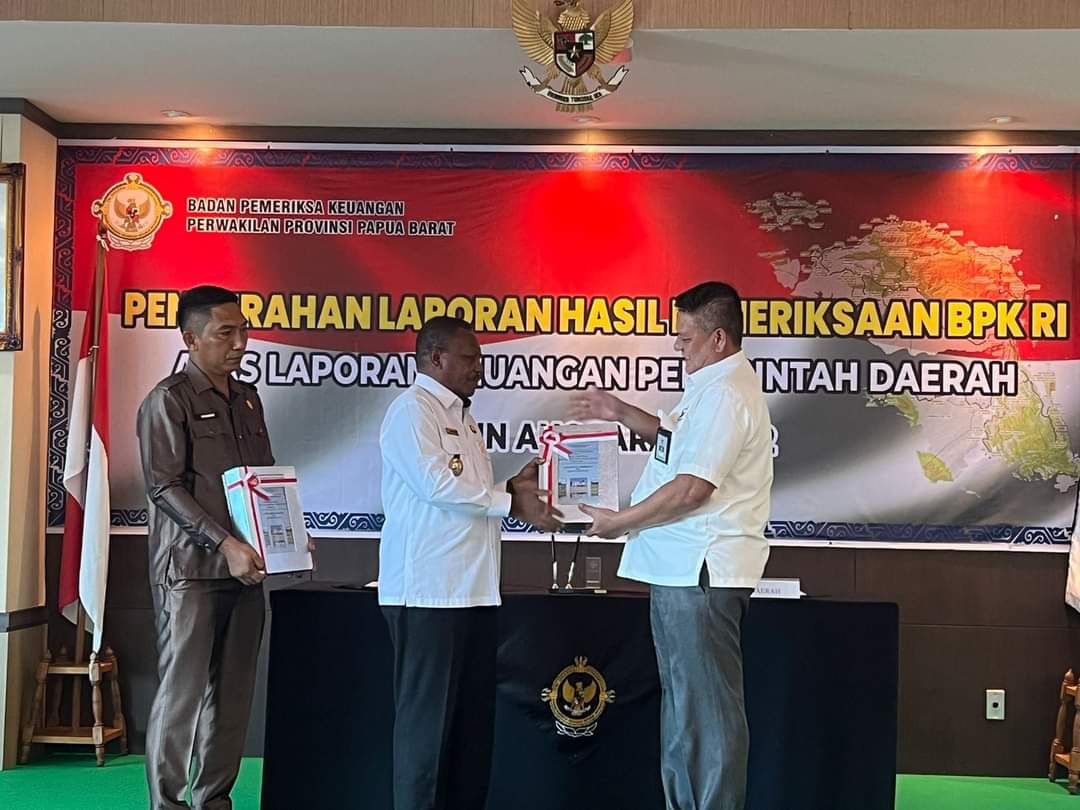 Raih WTP Ke 10 Kalinya, Bupati Petrus Kasihiw Tegaskan Pimpinan OPD Agar Lebih Proaktif