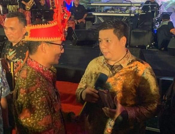 Bupati Samosir Terima AWARD Kabupaten Kreatif