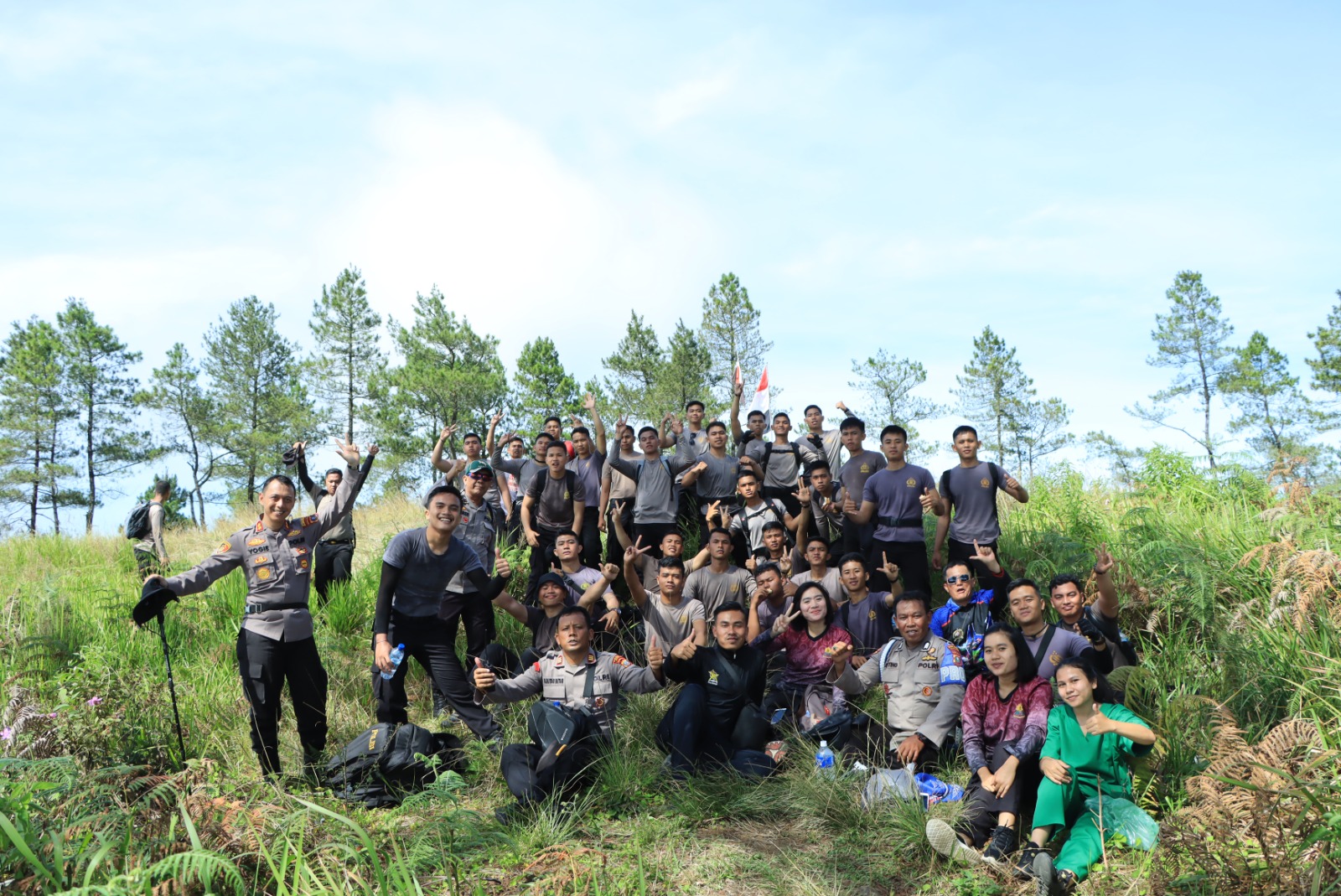 Kapolres Samosir Menutup Kegiatan Pembinaan Bintara Remaja Polres