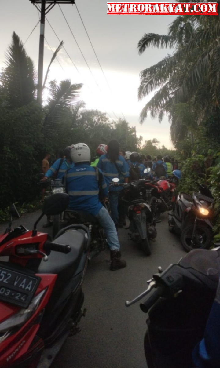 Warga Blokir Jalan Masuk Menuju PT. BEL Nagan Raya