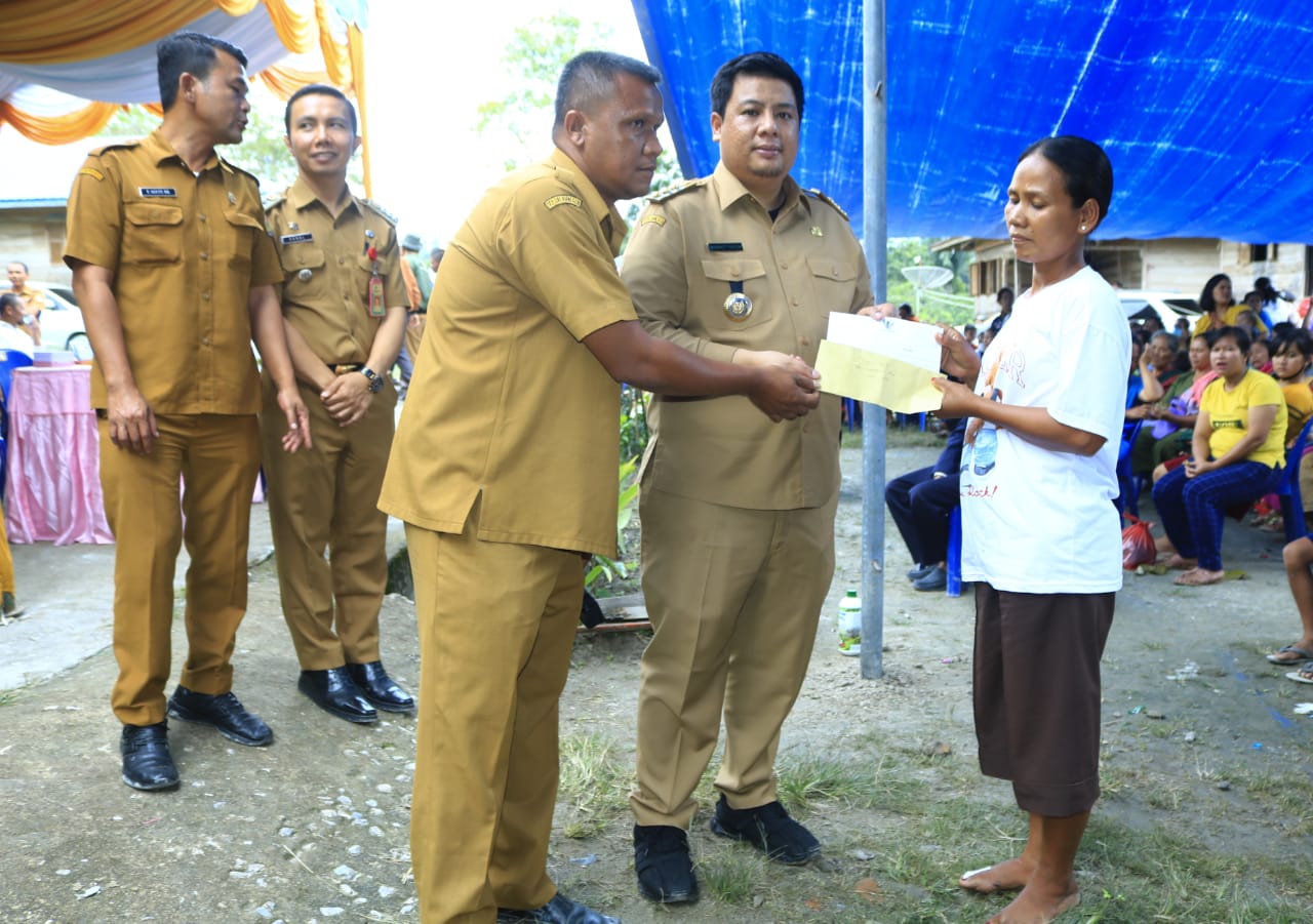 Bupati Samosir : Bunga Desa untuk Pelayanan Menyentuh Masyarakat Desa Urat Timur