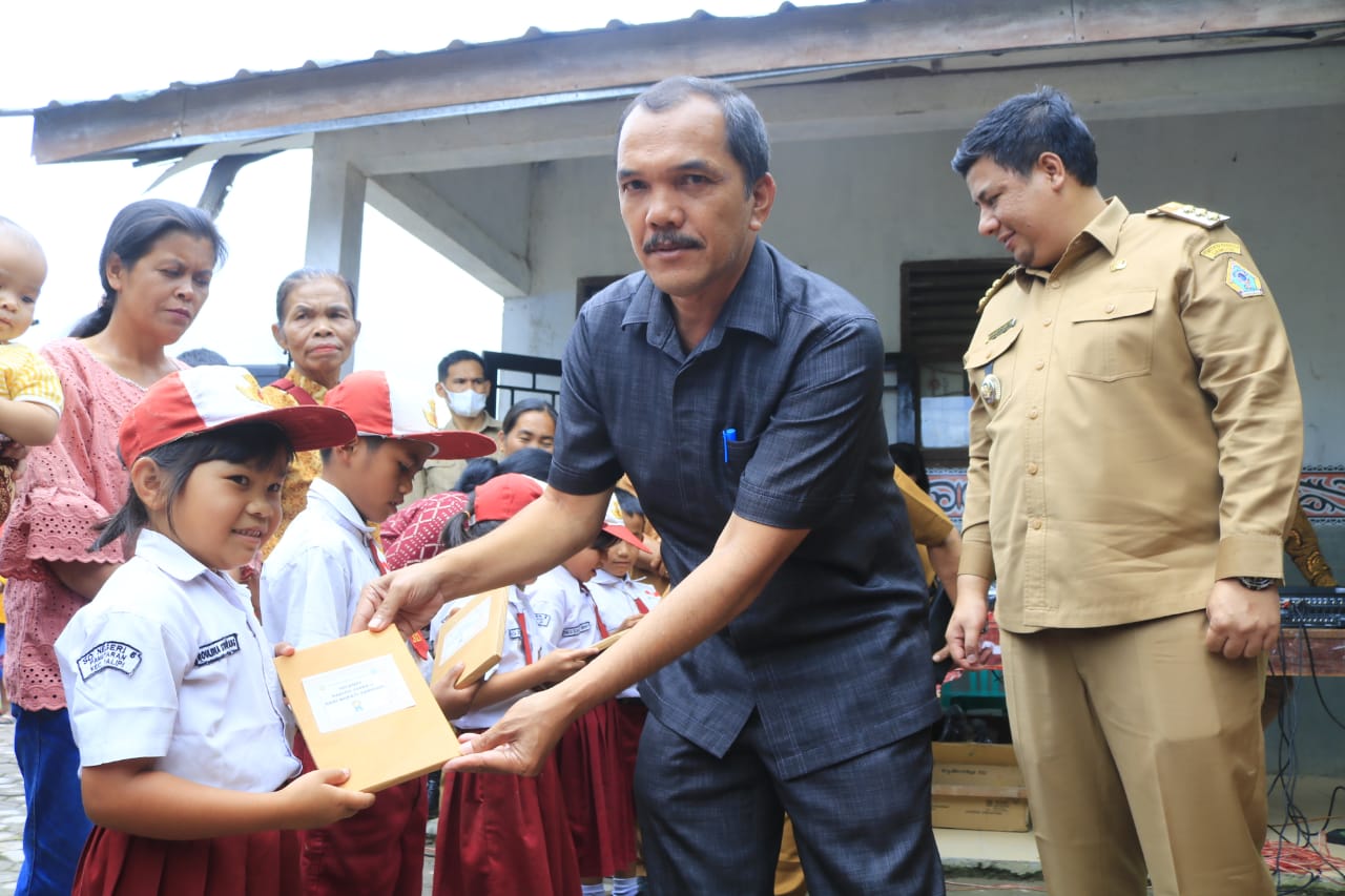 Wakil Ketua DPRD Samosir Dukung Bupati Berikan Pelayanan Gratis pada Masyarakat Desa