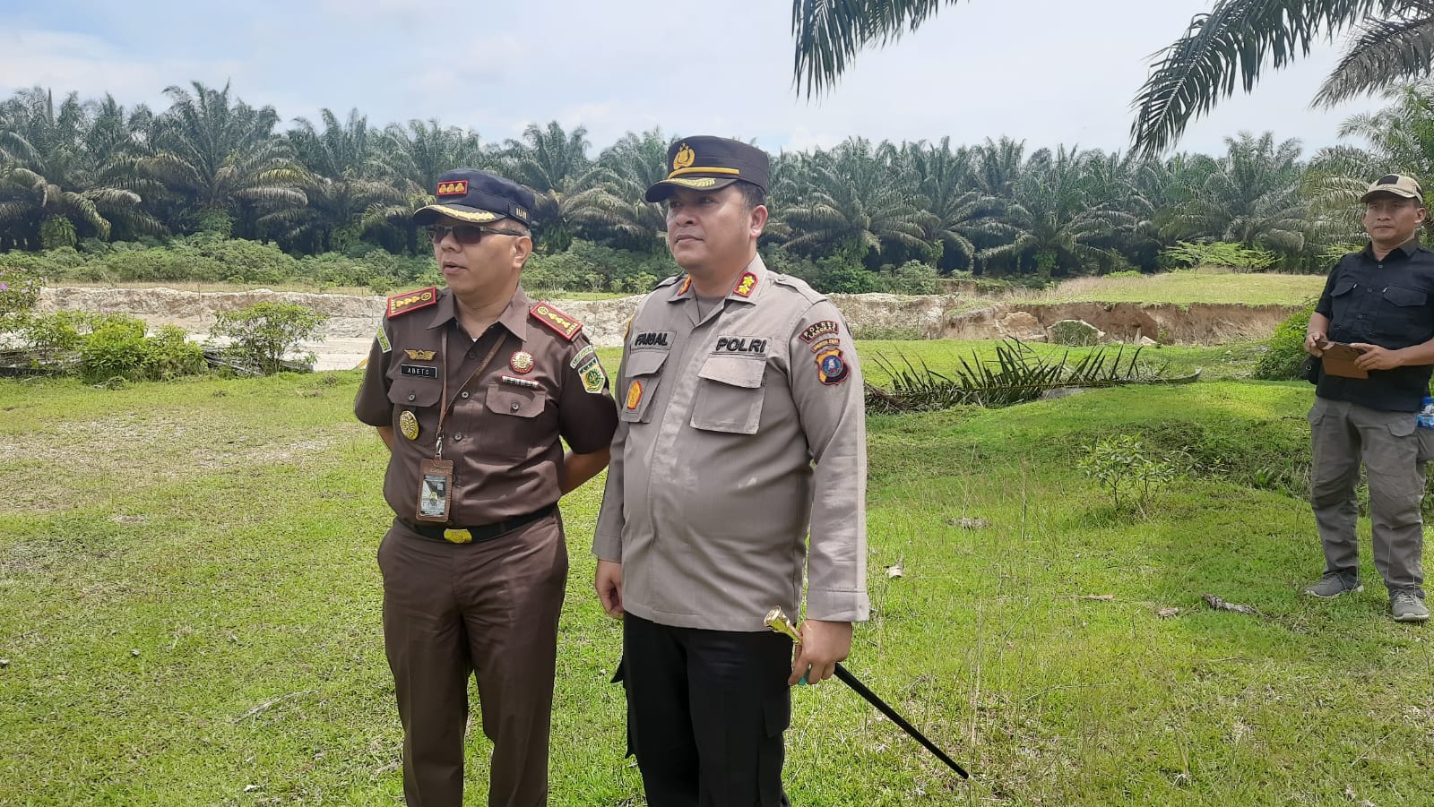 Kapolres Langkat pimpin lansung Pengamanan Sidang Lapangan Dugaan Pembunuhan Berencana Terhadap Paino
