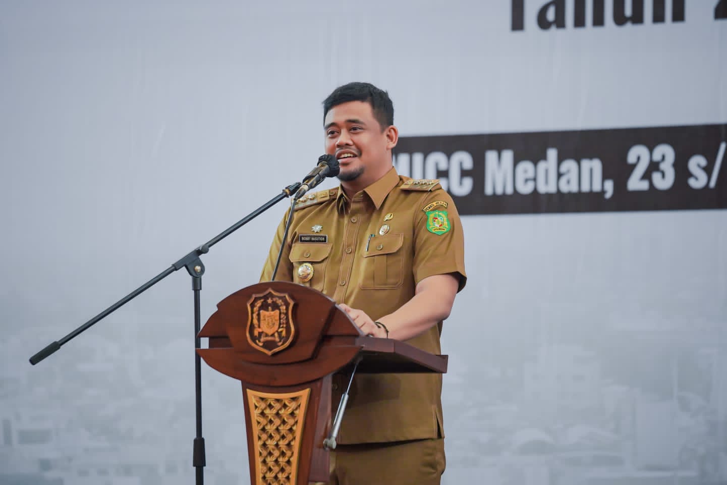 2001 Kepling Ikuti Pembinaan Mental Disiplin dan Etos Kerja, Bobby Nasution Terima Usulan dan Minta Kepling Wujudkan Program Prioritas Serta Tingkatkan PAD