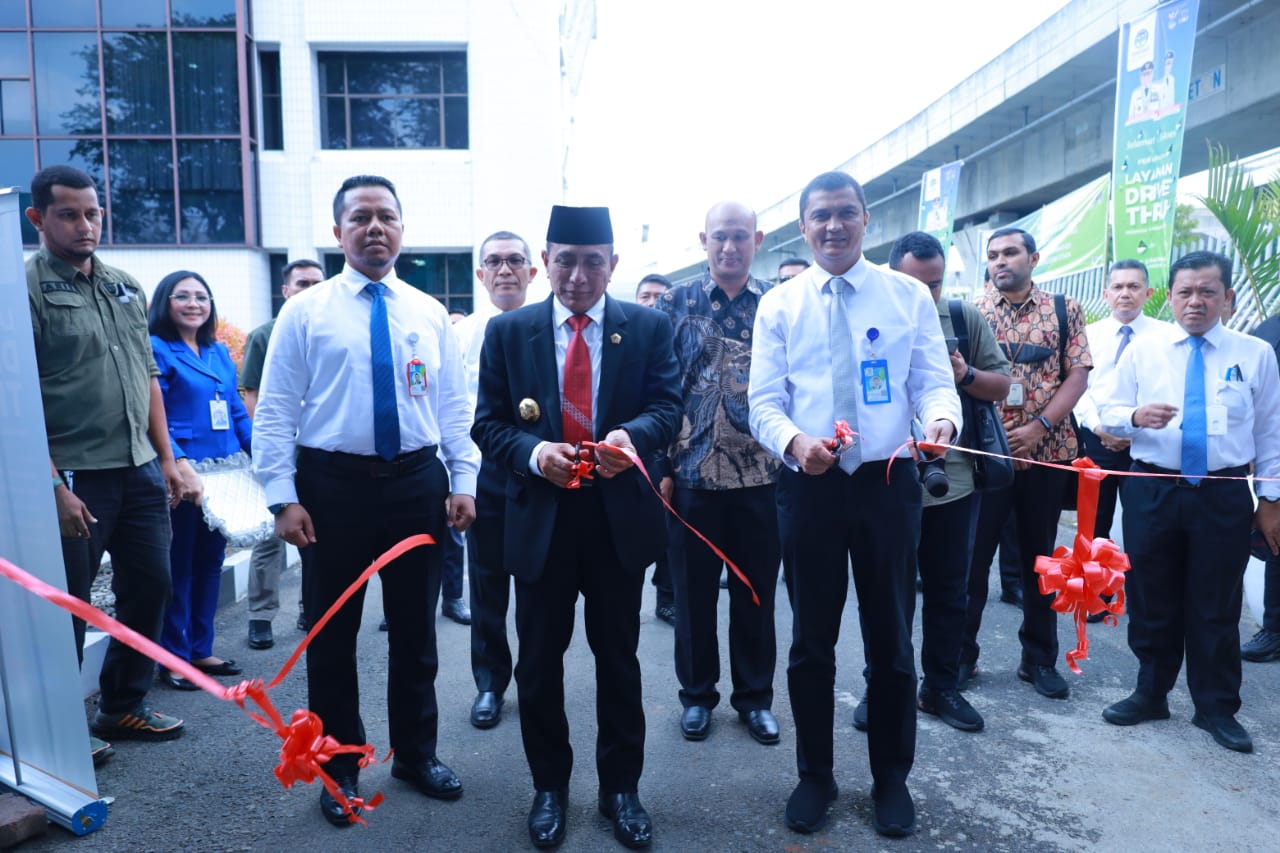 Gubernur Sumut Resmikan Layanan Drive Thru Tirtanadi, Dirut Kabir Bedi : Semoga Membantu Masyarakat 