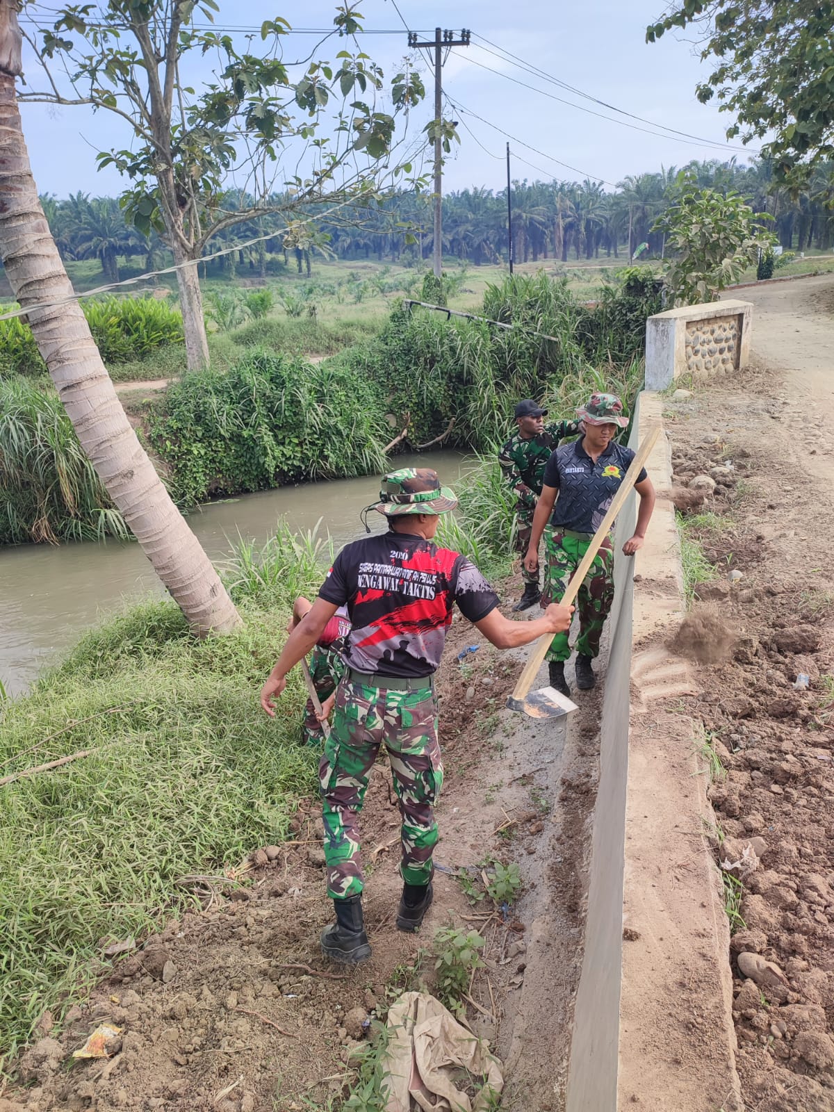 Kerja Keras Satgas TMMD Kodim Deliserdang Tuntaskan Pembangunan TPT Sepanjang 72 Meter