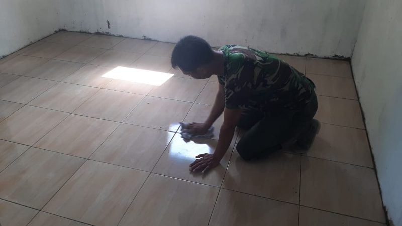 Kamar Tidur Sudah Keramik, Ibu Syahniar: Satgas TMMD Kodim Deliserdang Luar Biasa!