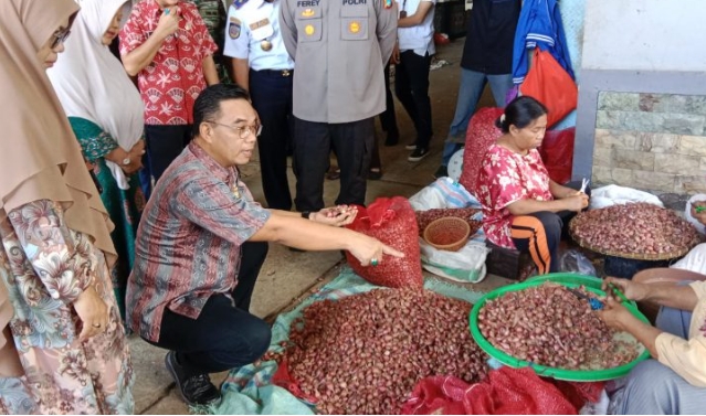 ​Sekda Mie Go Bersama Tim TPID pantau Persediaan Stok