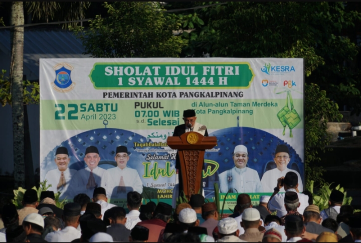Walikota Maulan Aklil Sholat Idul Fitri Bersama Masyarakat Pangkalpinang