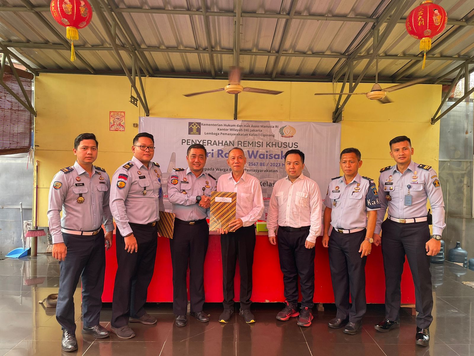 Sukacita Perayaan Hari Raya Waisak, 50 Narapidana Lapas Kelas I Cipinang Mendapatkan Remisi Khusus Keagamaan