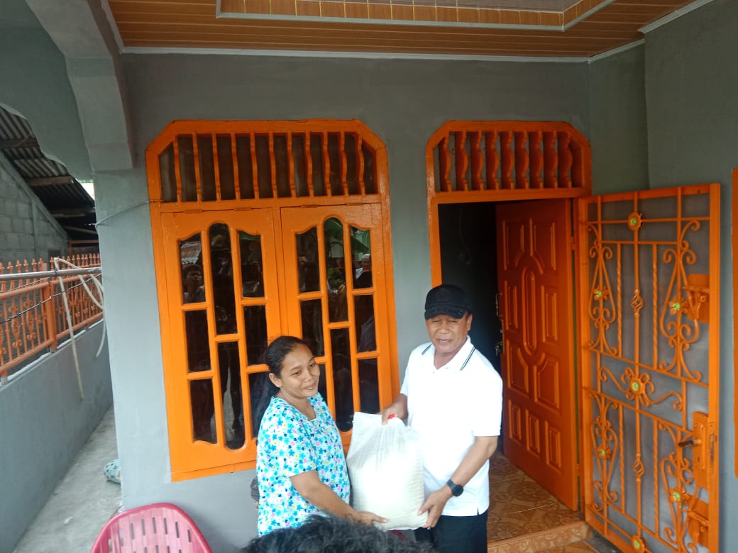 Walikota Tanjungbalai Bantu Korban Kebakaran