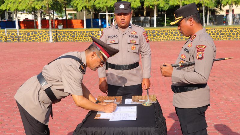 Kapolres Aceh Tamiang Pimpin Upacara Sertijab Waka Polres, Kabag SDM, 4 Kasat dan 4 Kapolsek