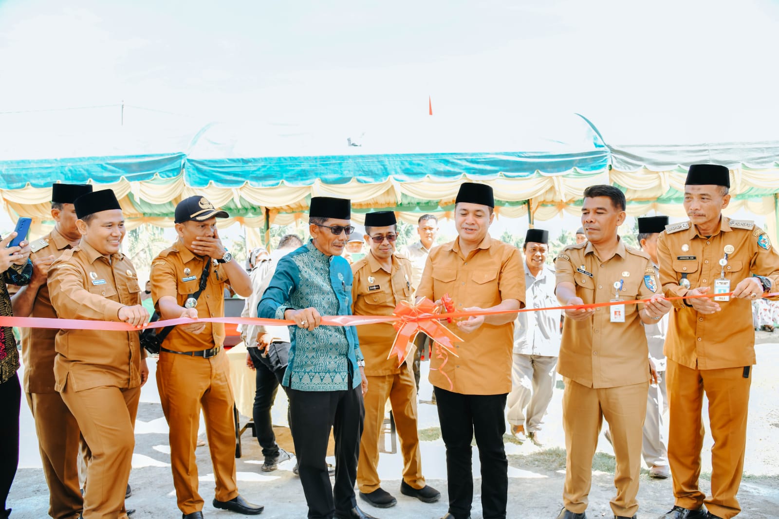 Zahir Resmikan Gedung Baru di Pondok Pesantren Darul Atiq