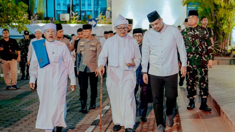 Bobby Nasution, Forkopimda & Ulama Takbiran Bersama Sambut Idul Adha 1444 H di Balai Kota