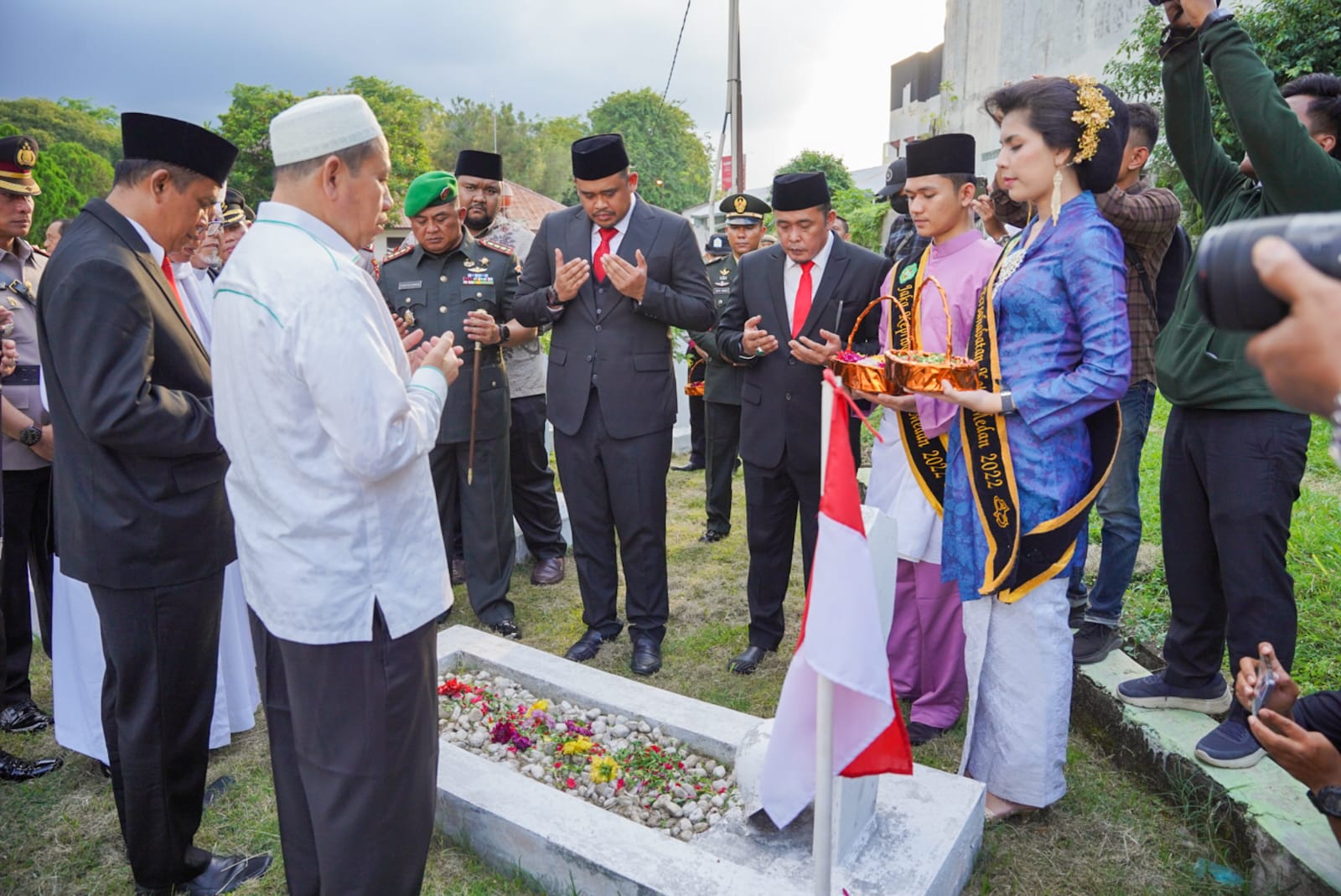 HUT ke-433 Kota Medan, Bobby Nasution Ziarah di TMP, Kenang & Doakan Pahlawan Pembangunan