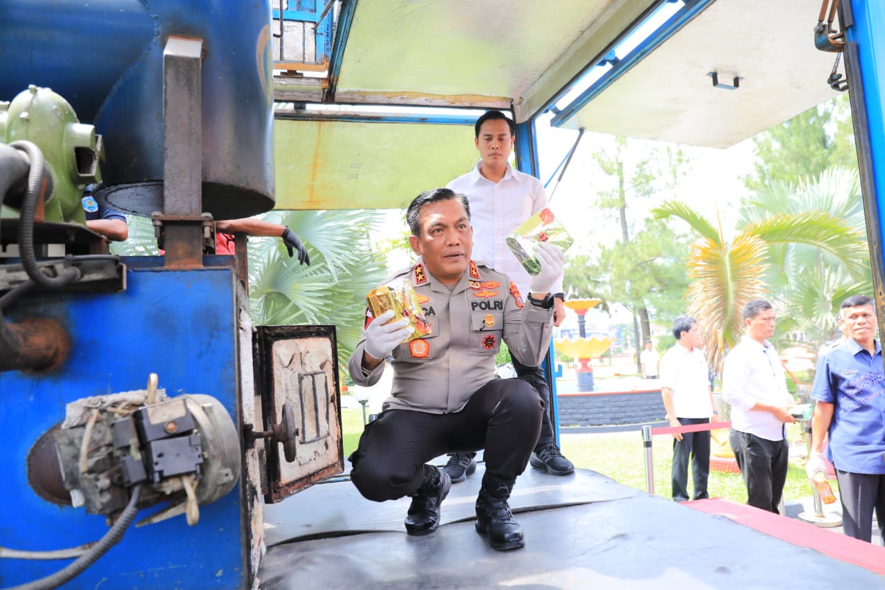 Polda Sumut, DPR RI Bersama Kejatisu Memusnahkan Barbut Narkoba dan Judi