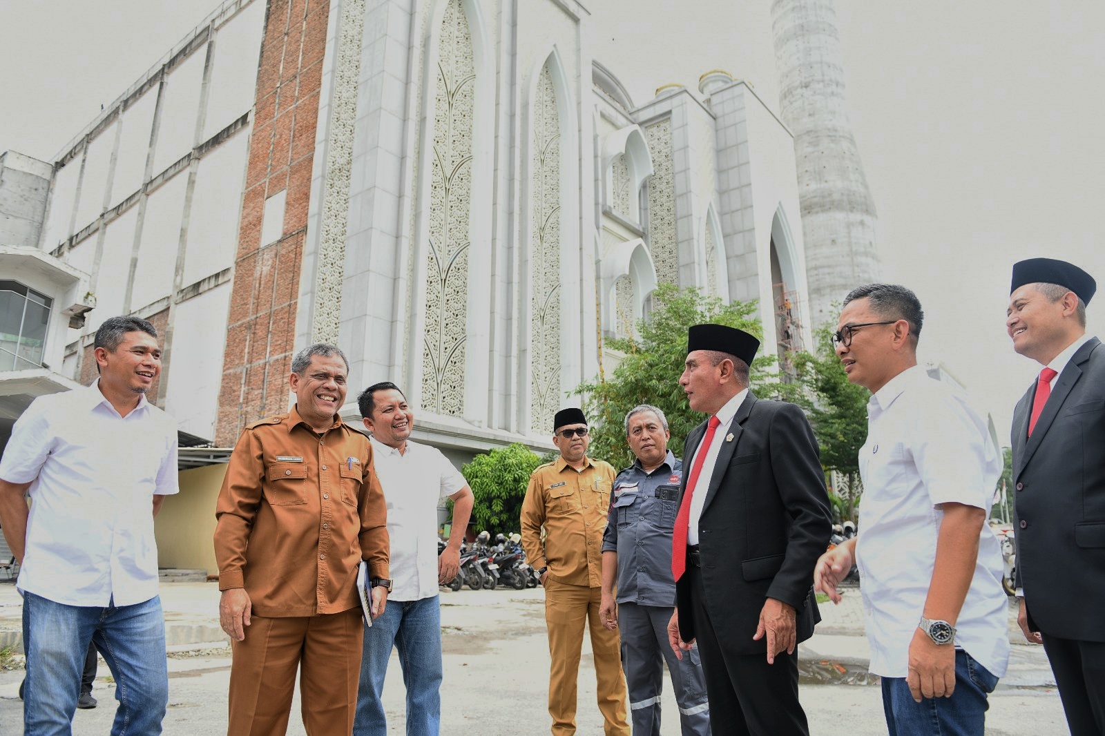 Tinjau Pembangunan Masjid Agung Edy Rahmayadi Ingatkan Kontraktor Target Penyelesaian