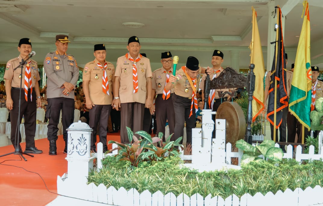Zahir Hadiri Pembukaan Raimuna Daerah ke – VIII Sumut, Kontingen Kwarcab Pramuka Batu Bara Persembahkan Tari Kolosal