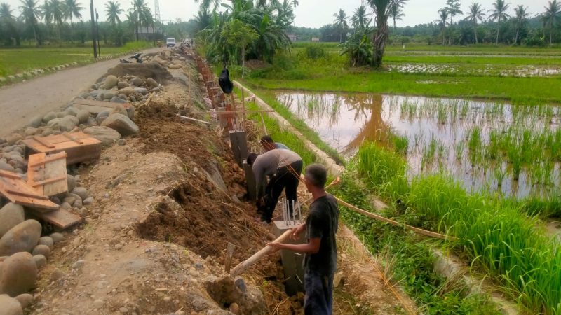 Rekanan Proyek CV Uno Engineering Tak Terapkan APD Standar K3 Kepada Para Pekerja
