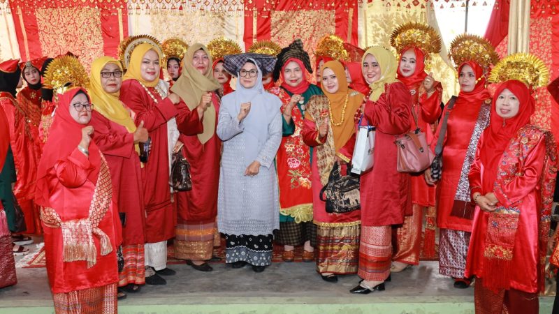 Wali Kota Pematang Siantar Menghadiri Acara Silaturahmi Bunda Kandung Kota PS dan Gebyar Budaya Minangkabau