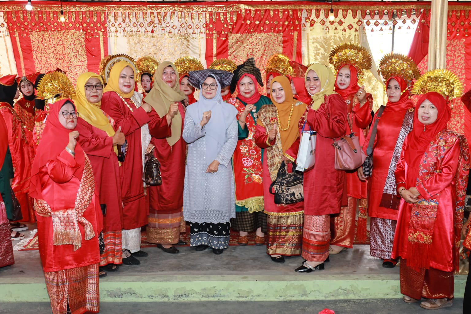 Wali Kota Pematang Siantar Menghadiri Acara Silaturahmi Bunda Kandung Kota PS dan Gebyar Budaya Minangkabau